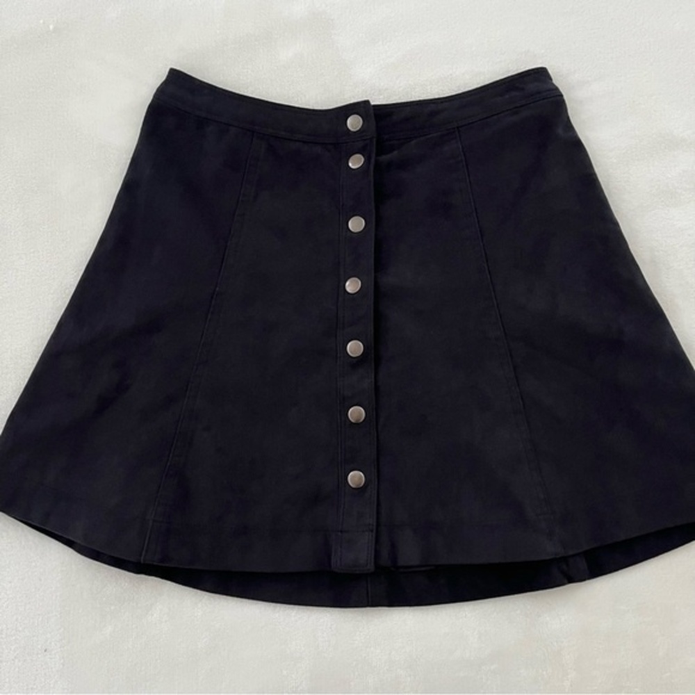 Abercrombie & Fitch Faux Suede Skirt Button Front in Black, Size 2 NWOT - Picture 5 of 10